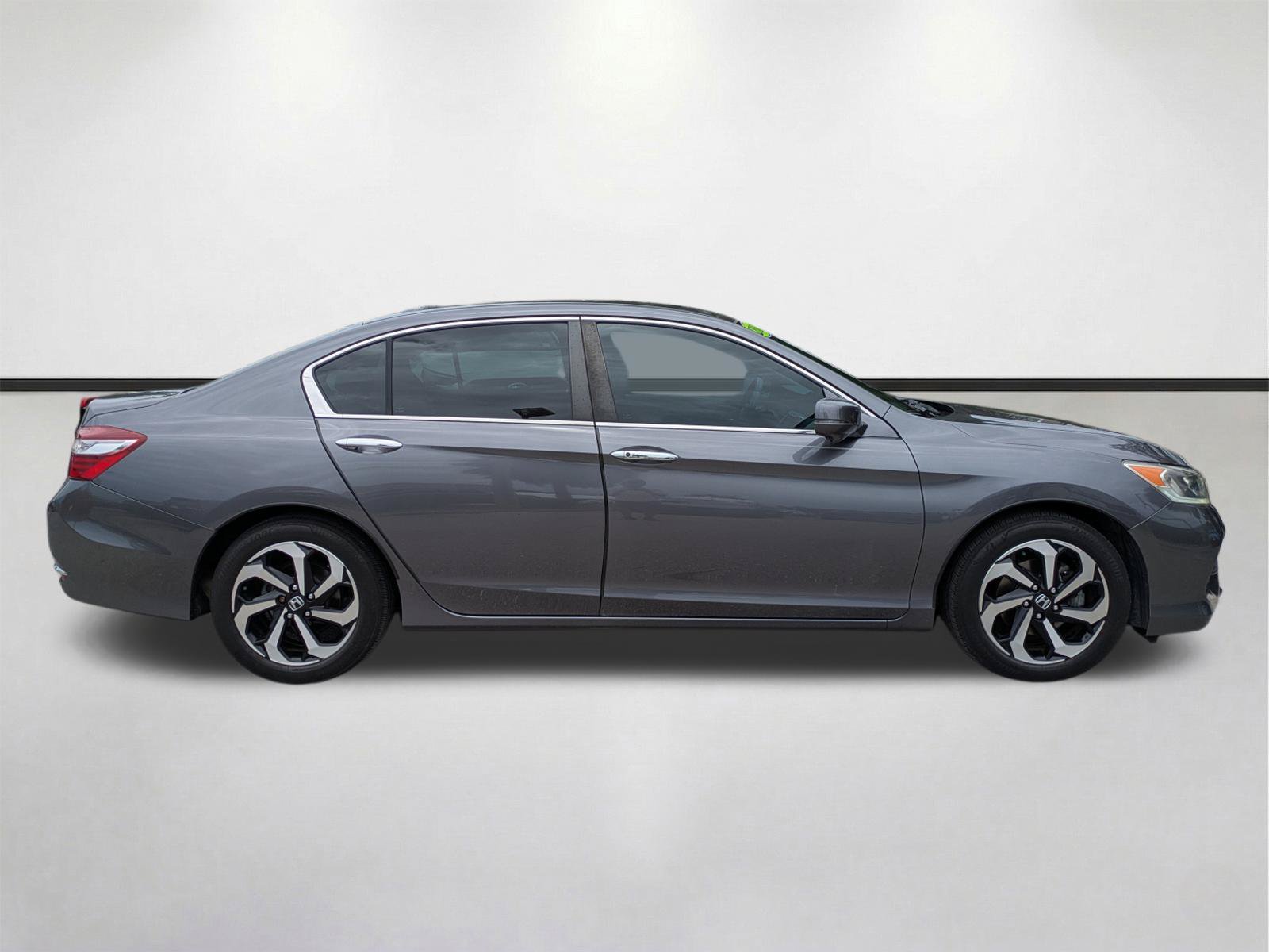 Used 2017 Gray Honda EX-L image 4