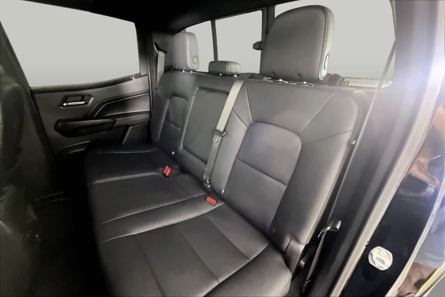 Used 2024 Onyx Black GMC 2WD Elevation image 18