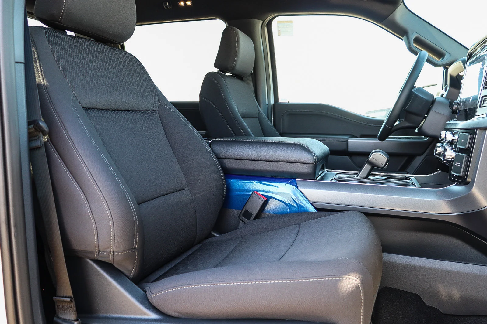 New 2026 Carbonized Gray Metallic Ford XLT image 19
