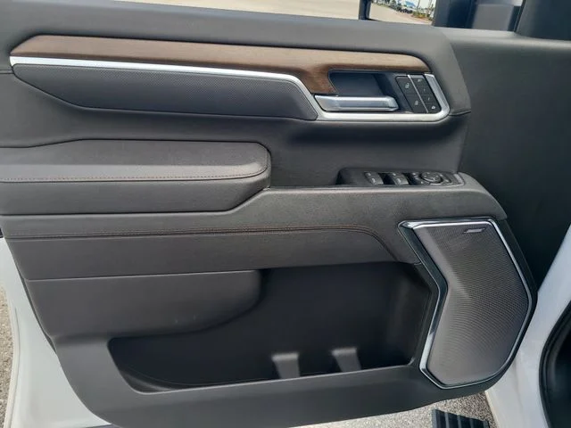 Used 2025 Beige Chevrolet High Country image 16