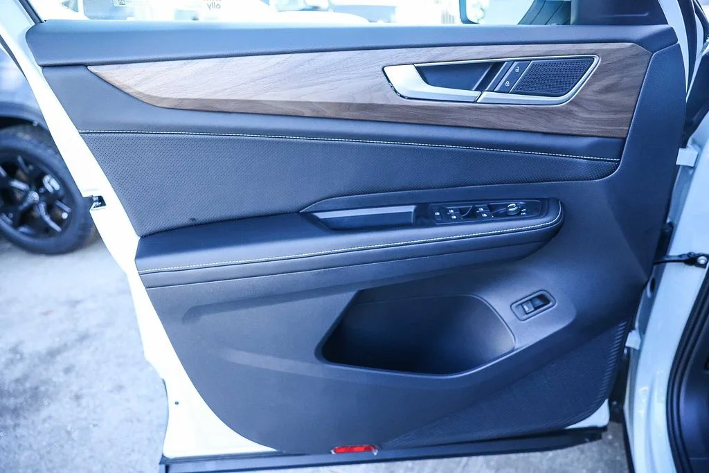 2026 Volkswagen Atlas SE w/Tech - Photo 33