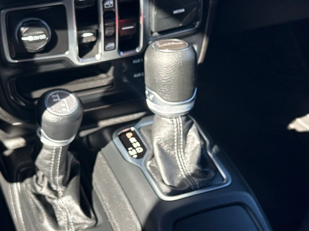 Used 2025 White Jeep Sport S image 15
