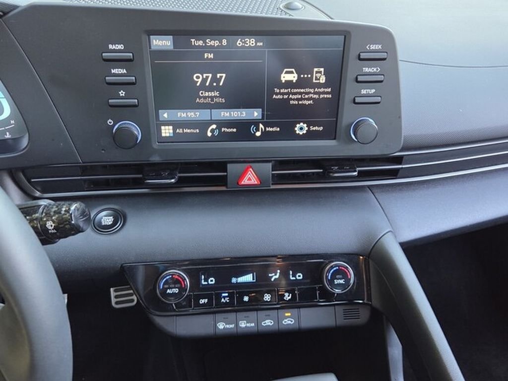 Used 2026 White Hyundai SEL Sport image 18