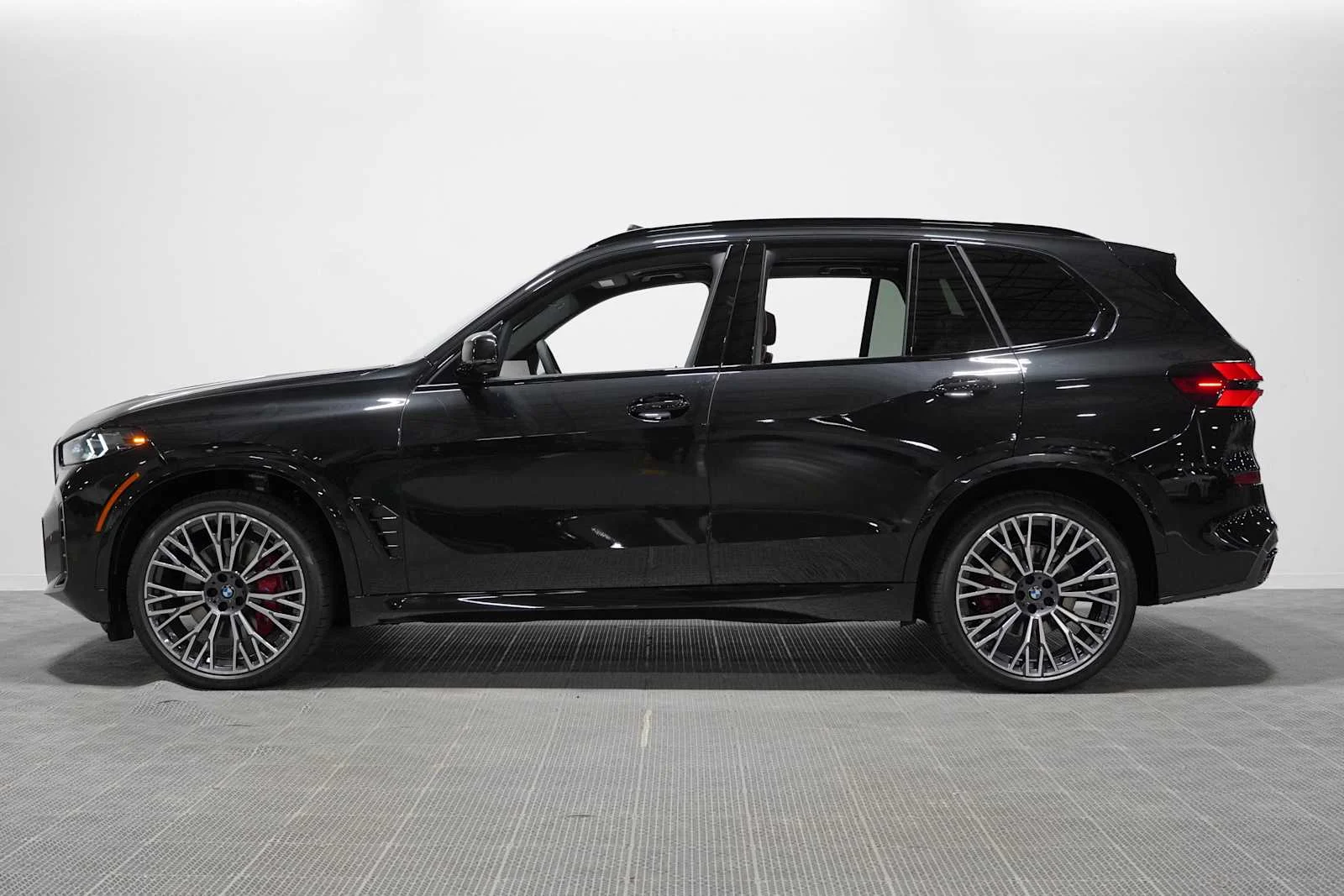 New 2026 Black Sapphire Metallic BMW xDrive40i image 4