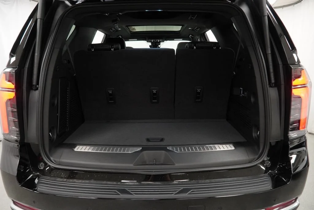 New 2026 Black Chevrolet High Country image 28