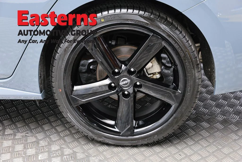 Used 2024 Gray Nissan SR image 8