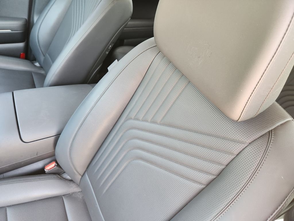 Used 2026 Creamy White Pearl Hyundai SEL 7P image 24