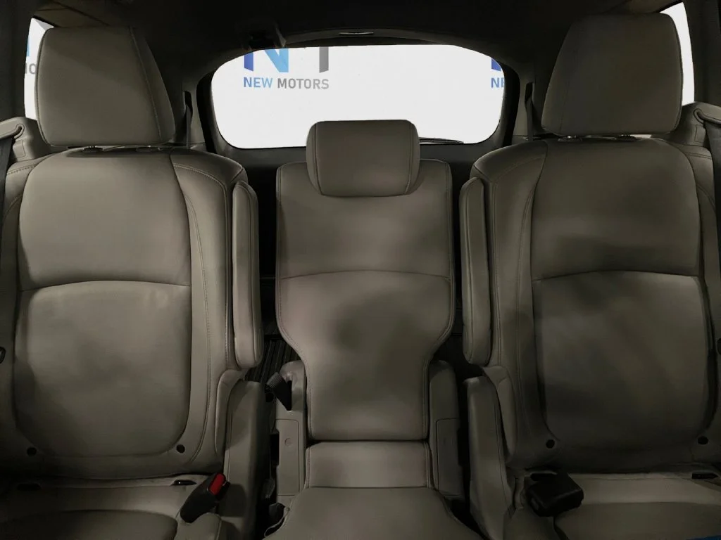 Used 2018 Blue Honda EX-L image 13
