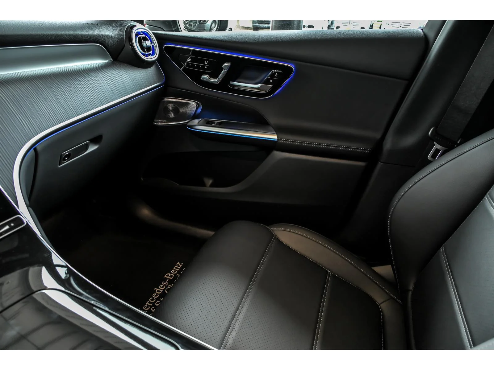 New 2026 Black Mercedes-Benz GLC 300 4MATIC® image 18