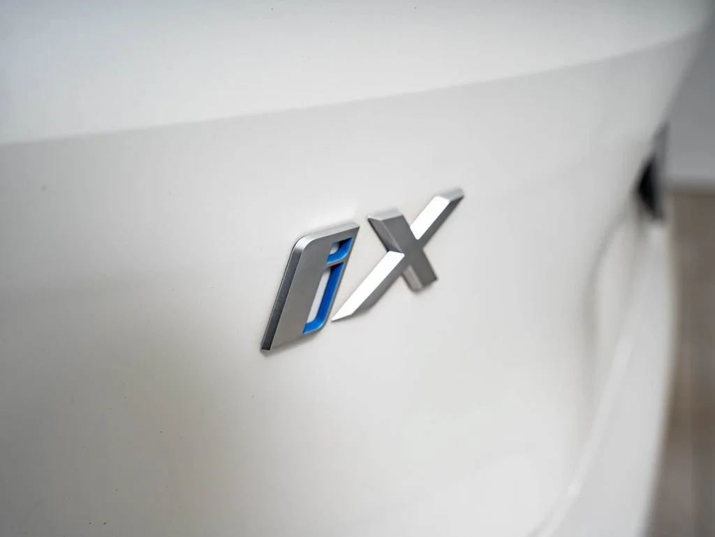 Certified Used 2025 Mineral White Metallic BMW xDrive50 image 15