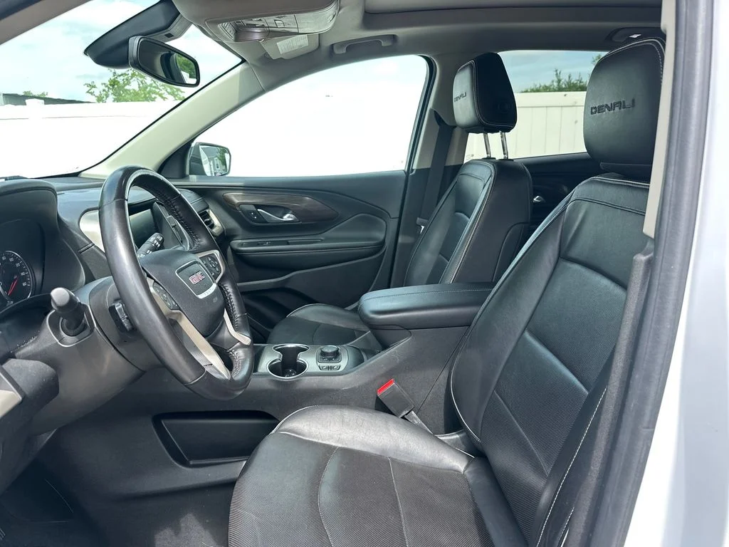 Used 2018 White GMC Denali image 8