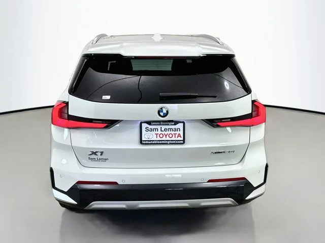 Used 2023 White BMW xDrive28i image 6