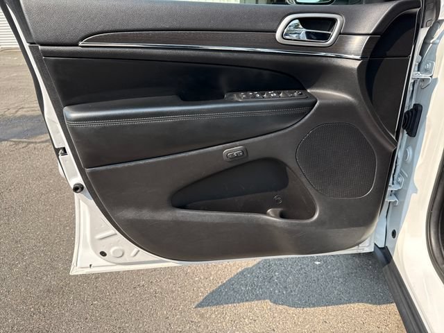 Used 2018 Bright White Clearcoat Jeep Limited image 15