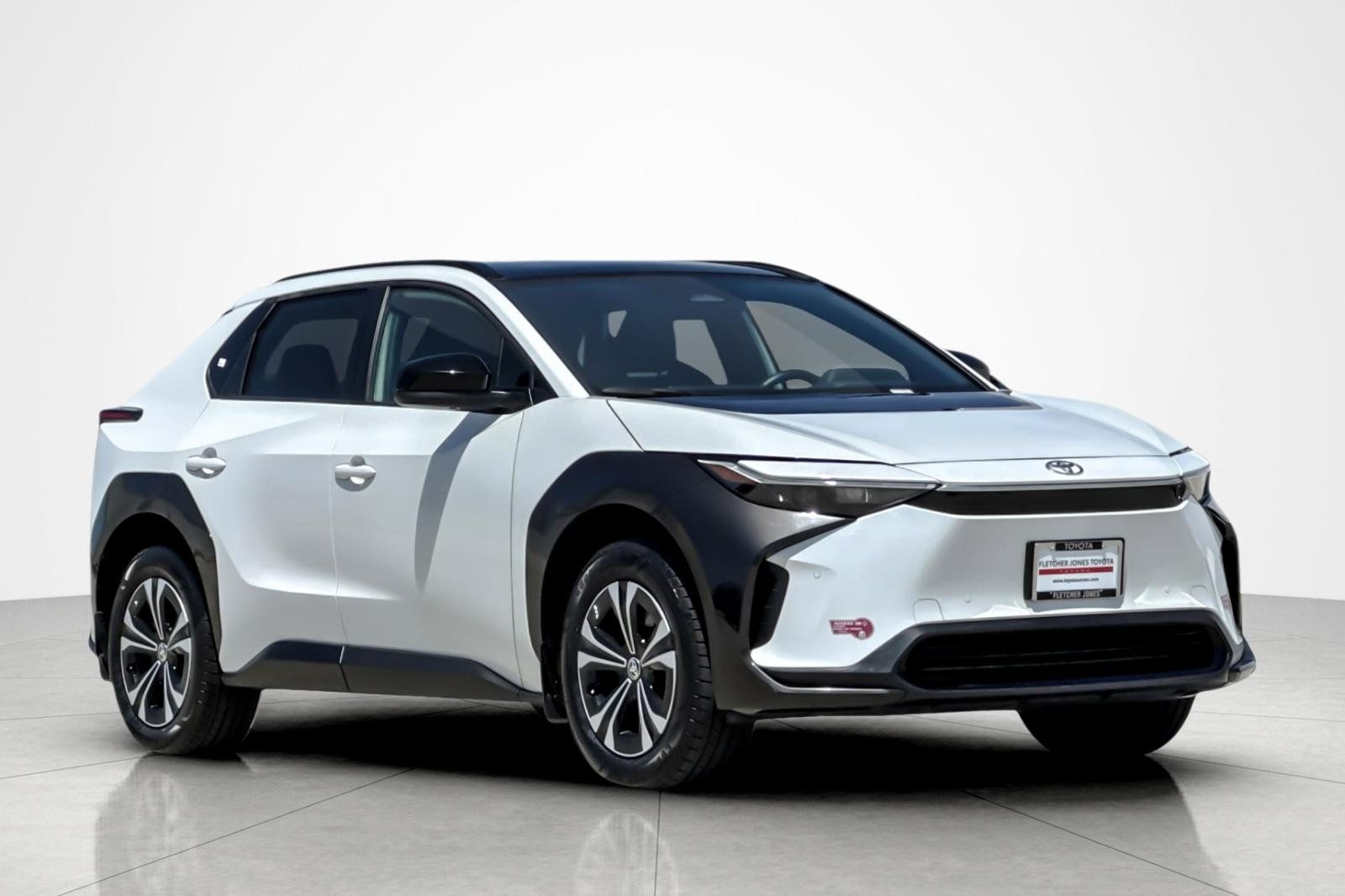Certified Used 2024 Wind Chill Pearl Toyota XLE image 7
