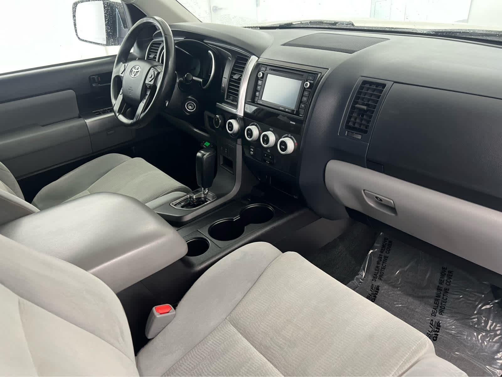 Used 2018 Super White Toyota SR5 image 27