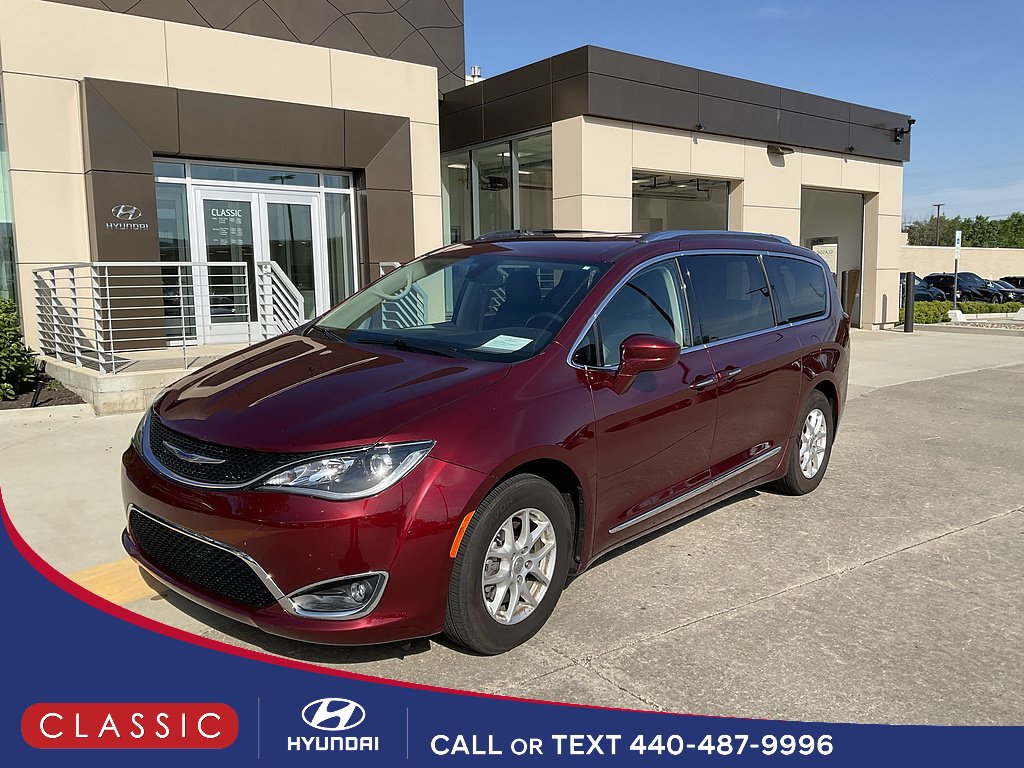 2020 Chrysler Pacifica Touring L's photo