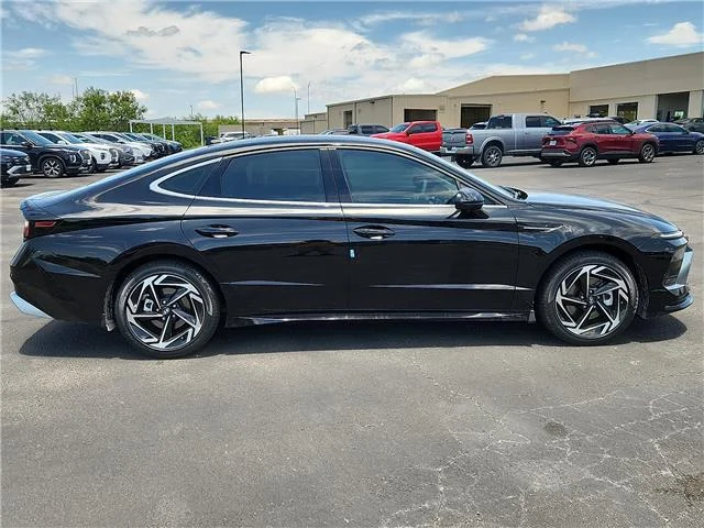 New 2026 Abyss Black Hyundai SEL Sport image 5