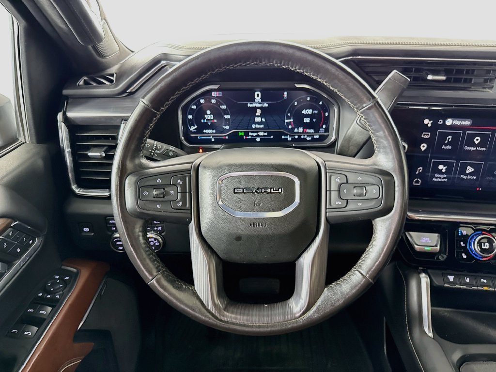 Used 2024 White Frost Tricoat GMC Denali Ultimate image 11