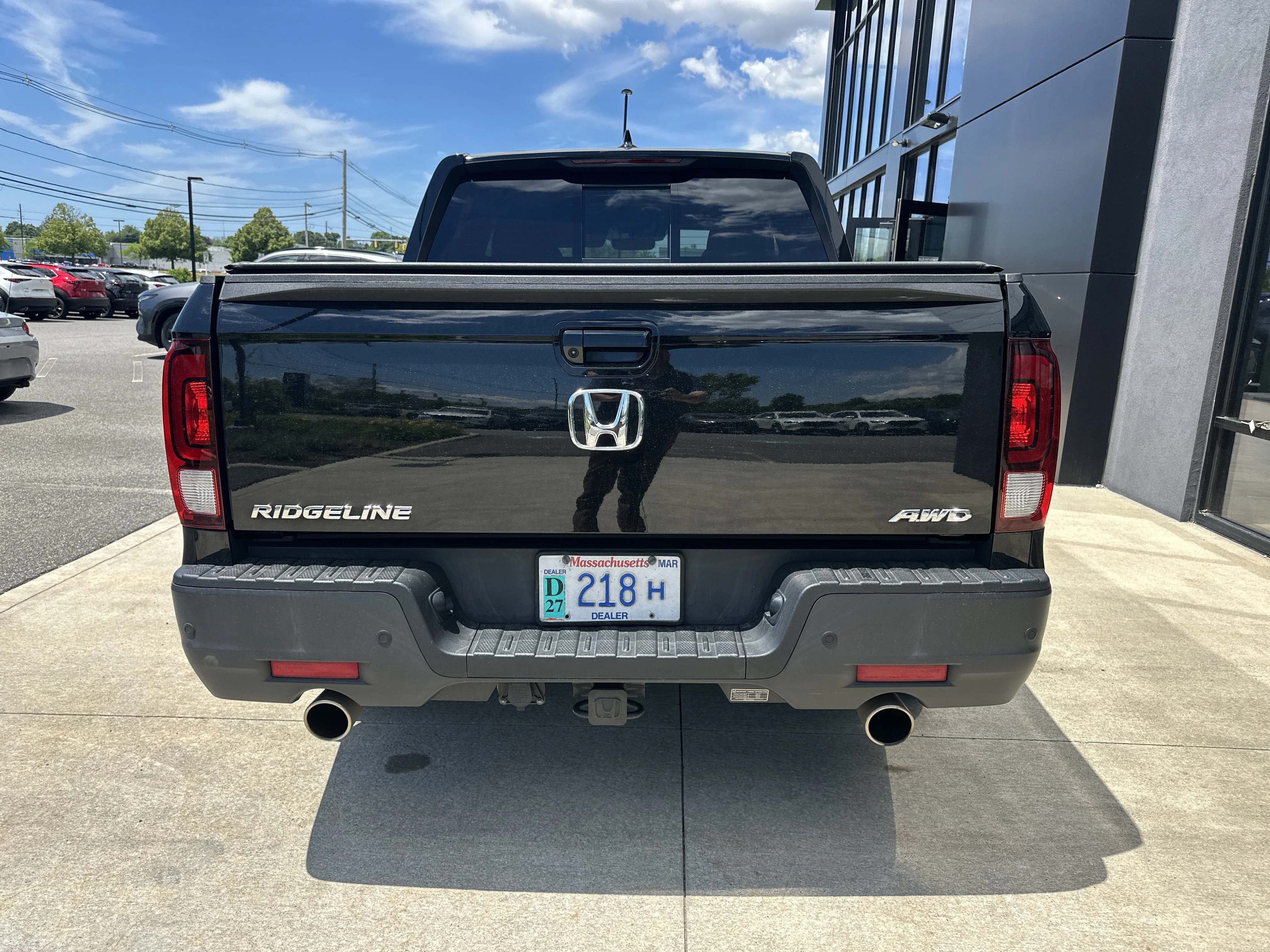 Used 2022 Crystal Black Pearl Honda Black Edition image 17
