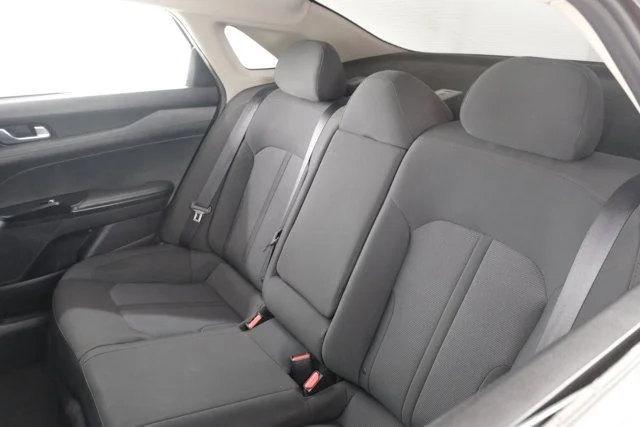 Used 2023 Red Kia LXS image 33