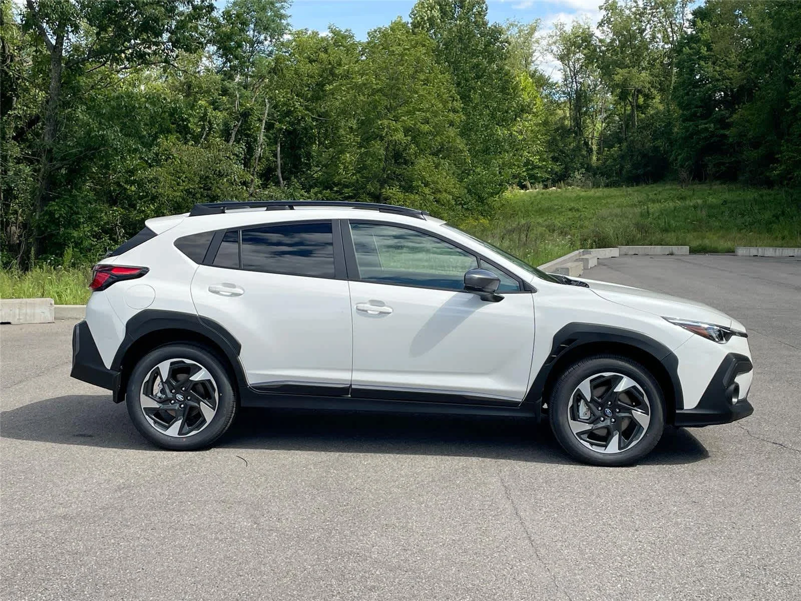 New 2026 CRYSTAL WHITE PEARL Subaru Limited image 6