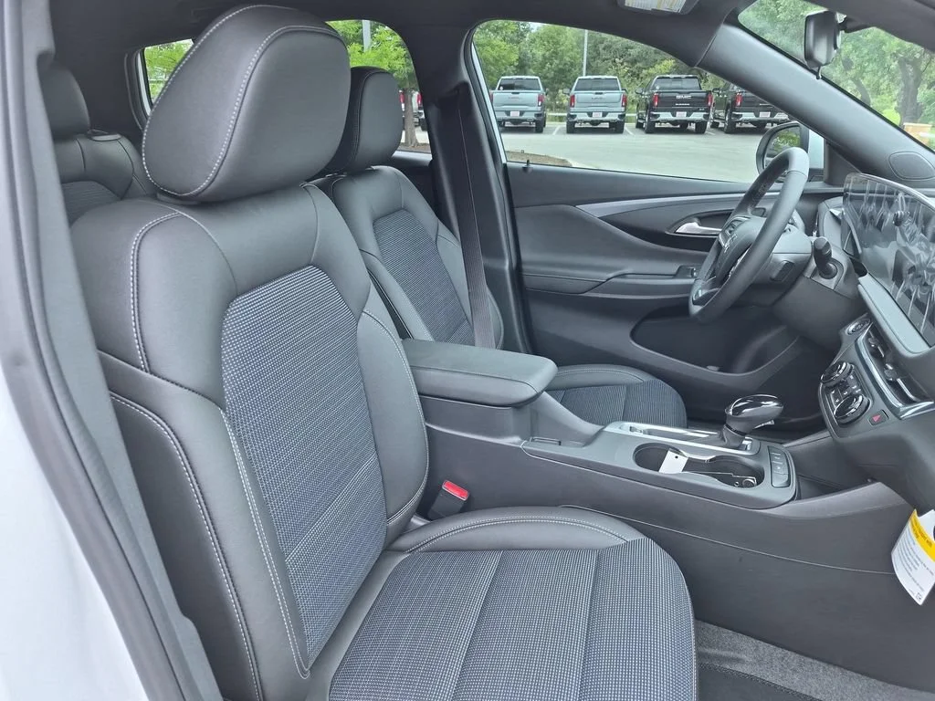 New 2026 Summit White Buick Preferred image 40