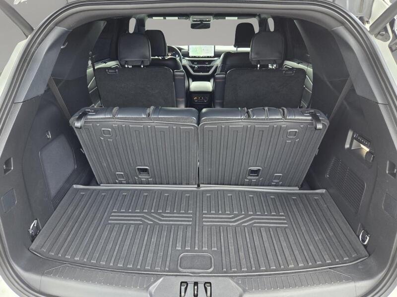 Used 2025 White Metallic FORD ST 4WD image 17