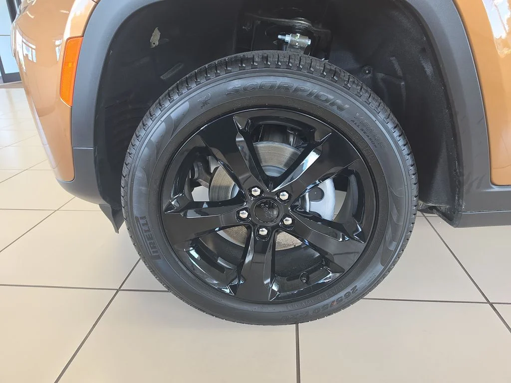 New 2026 Copper Shino Metallic Clearcoat Jeep Limited image 17