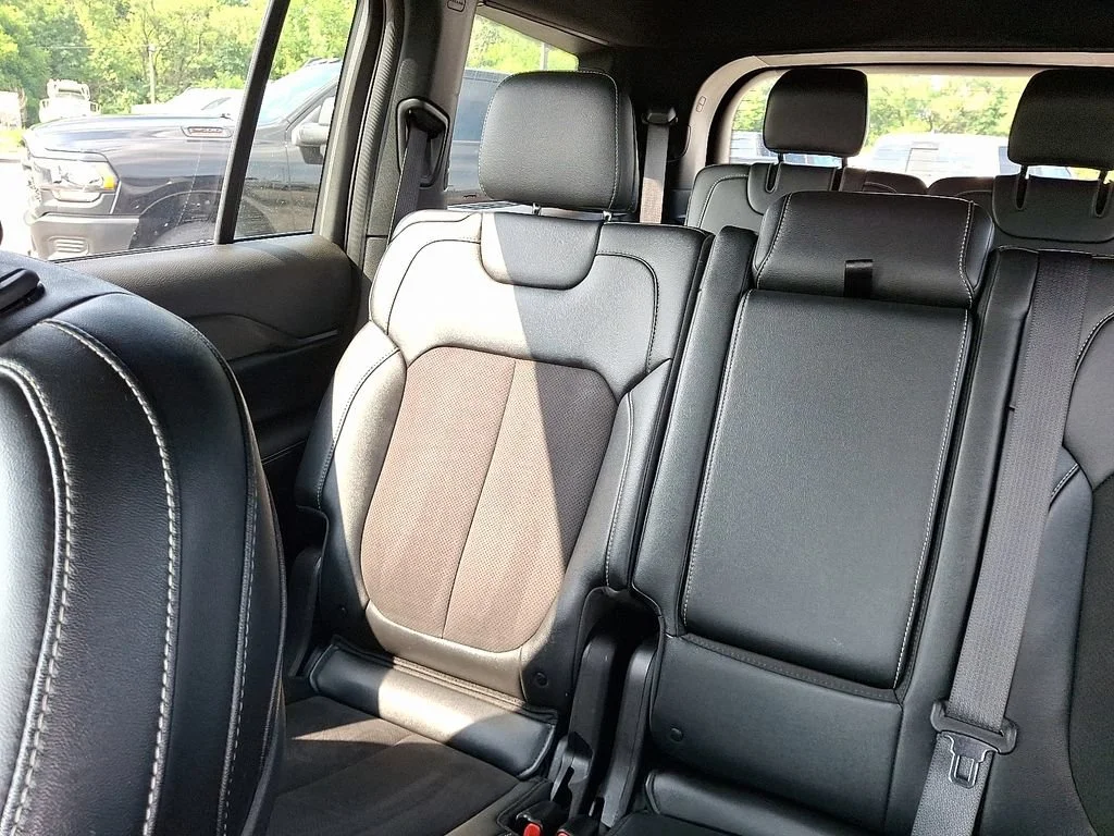 Used 2023 Gray Jeep Altitude 4x4 image 19