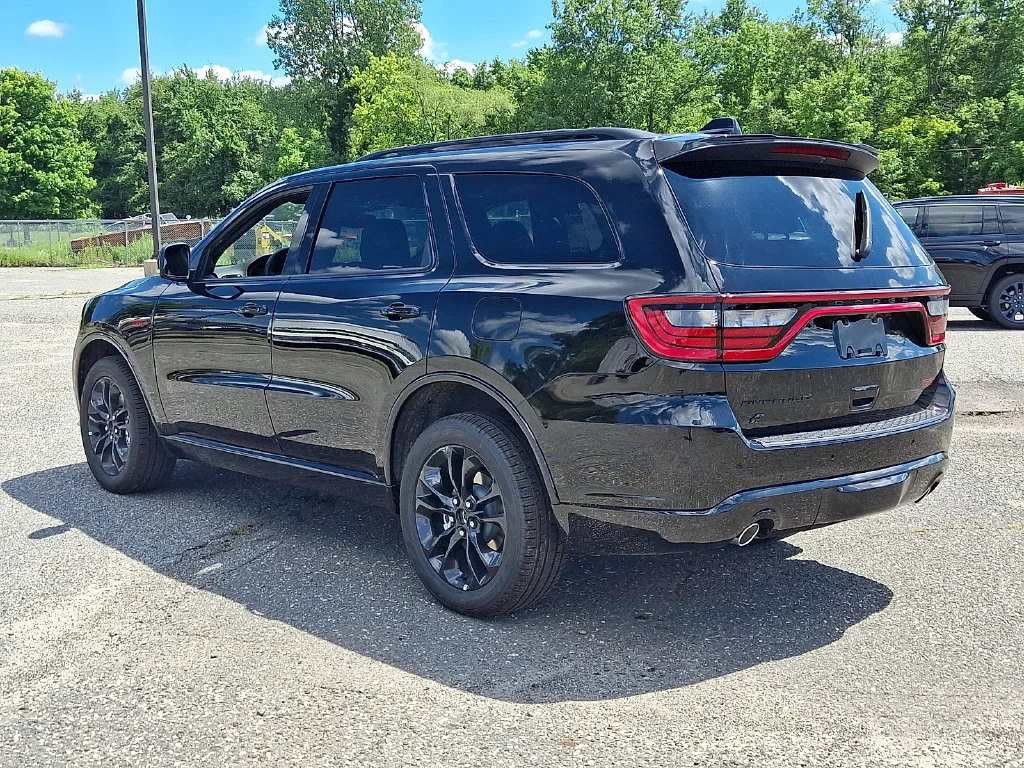 New 2026 Diamond Black Clear-Coat Exterior Paint Dodge GT Plus image 6
