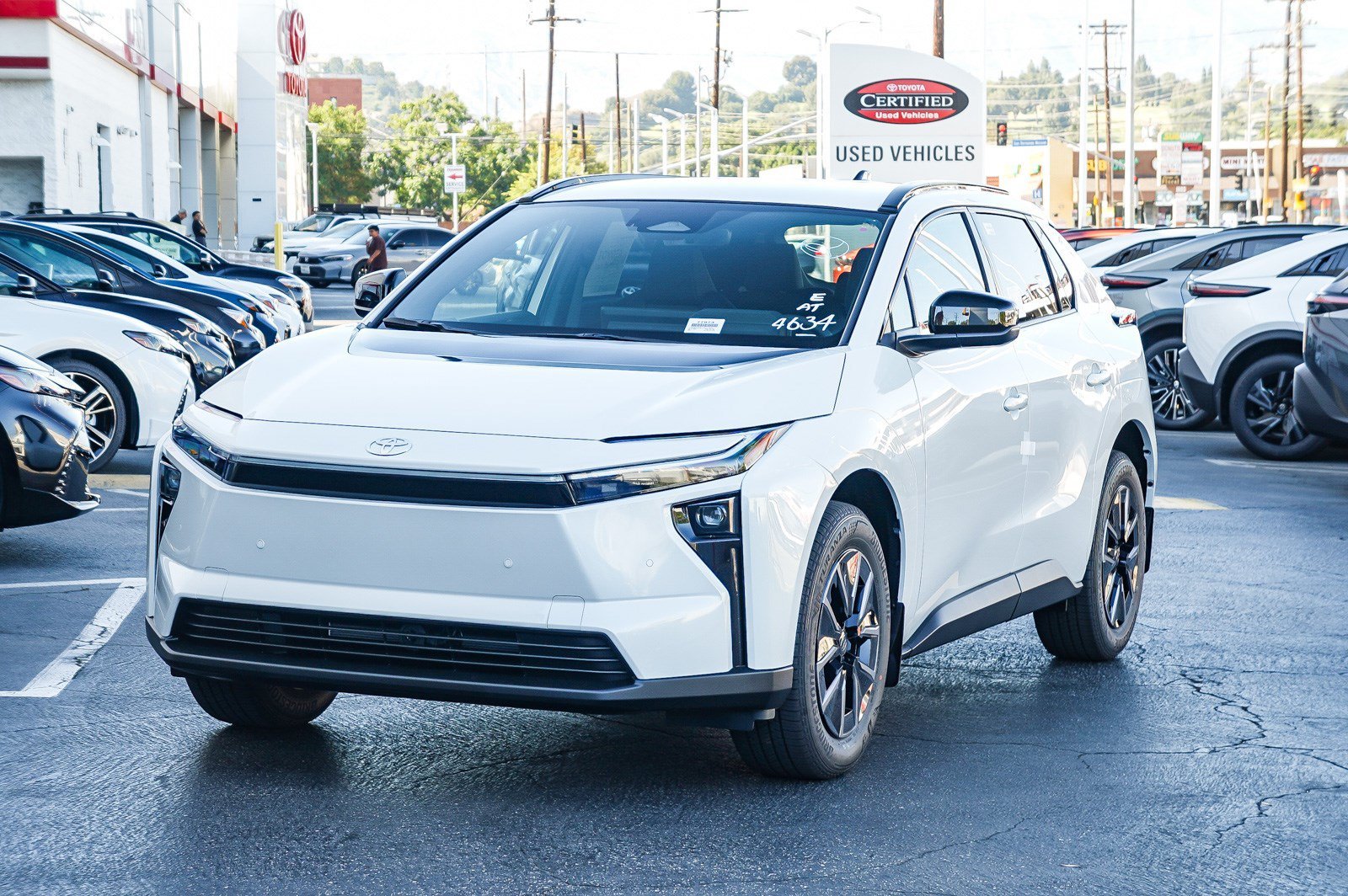 New 2026 Wind Chill Pearl Toyota XLE image 3