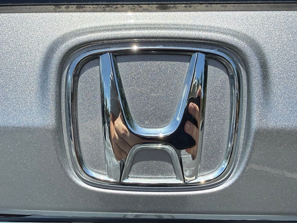 Used 2024 Silver Honda EX-L image 35