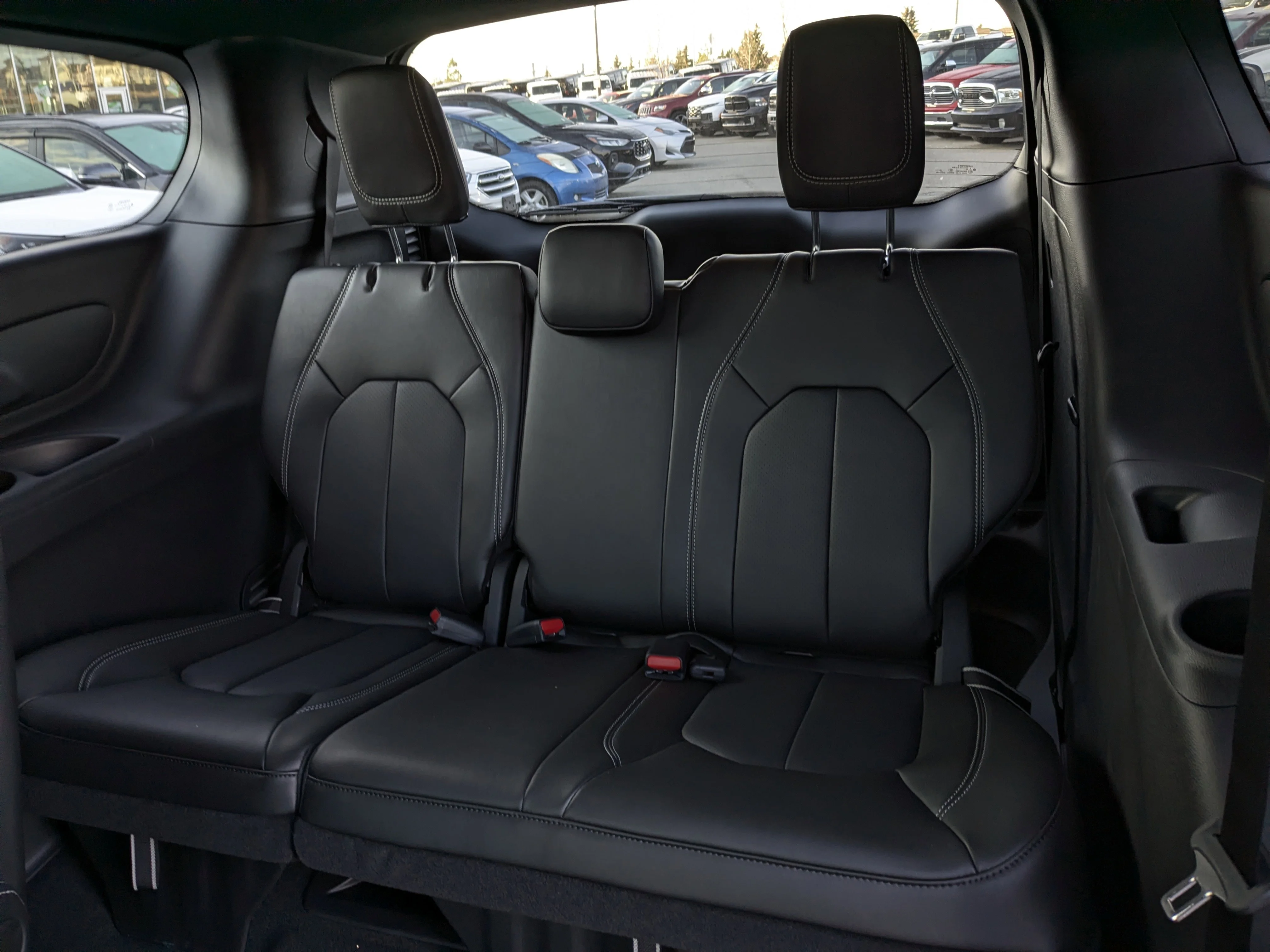 New 2026 Silver Chrysler SXT - - Stow n Go Seats - Power Sliding Doors - 10.1 Touchscreen - Heated Seats & More image 29