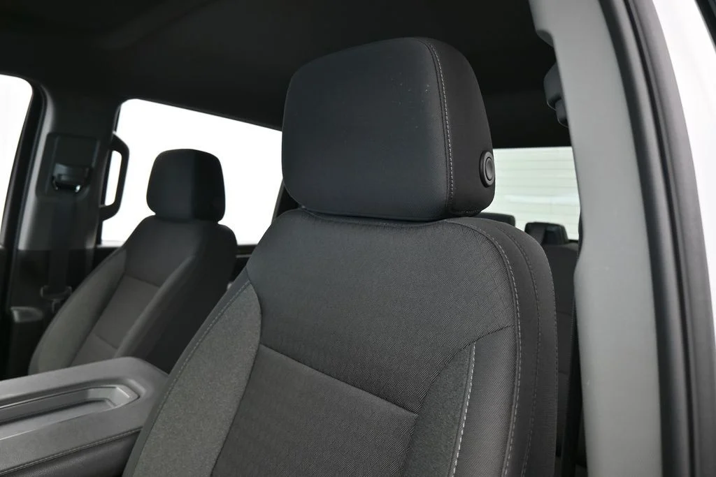 Used 2025 Summit White Chevrolet LT image 15