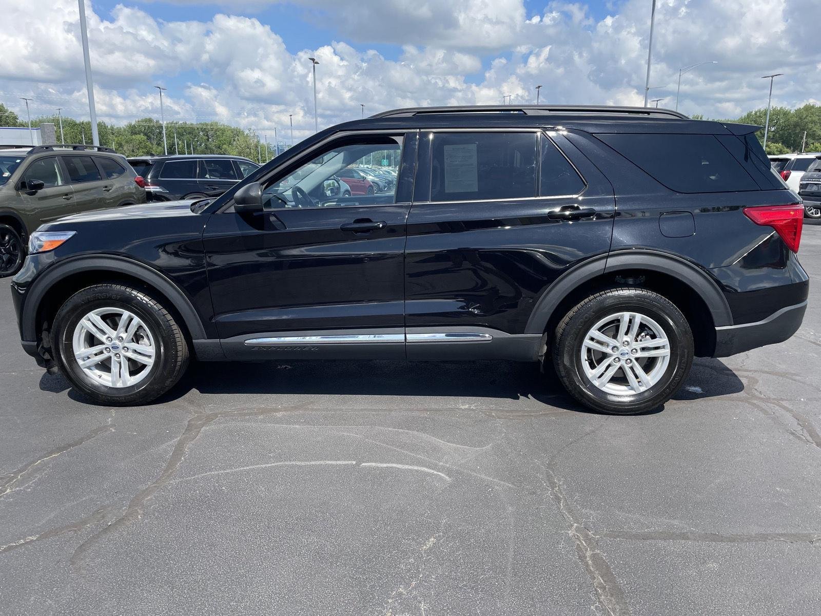 Certified Used 2023 Agate Black Metallic Ford XLT image 2
