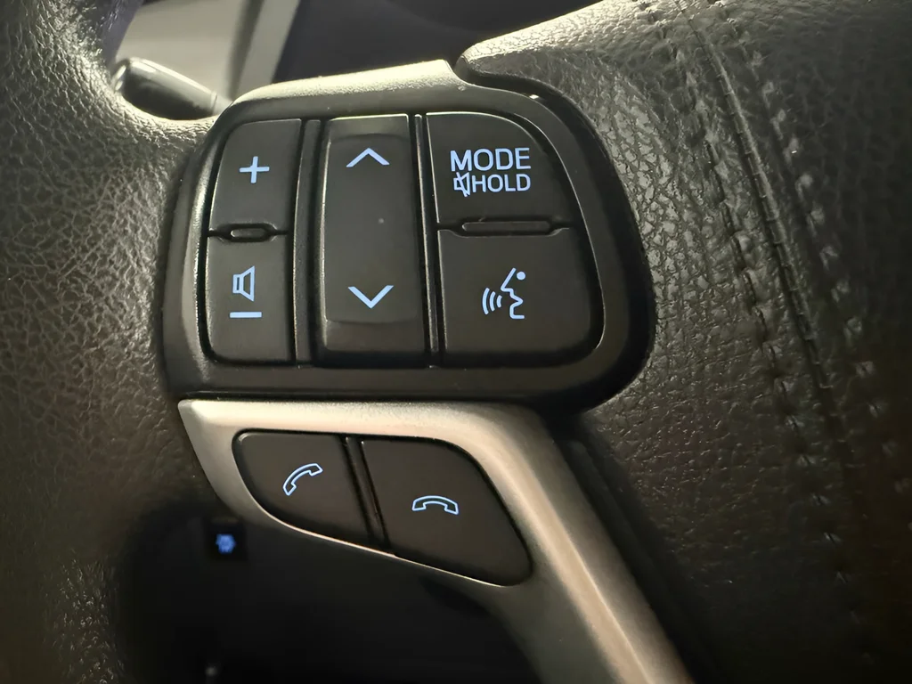 Used 2020 Gray Toyota LE image 19