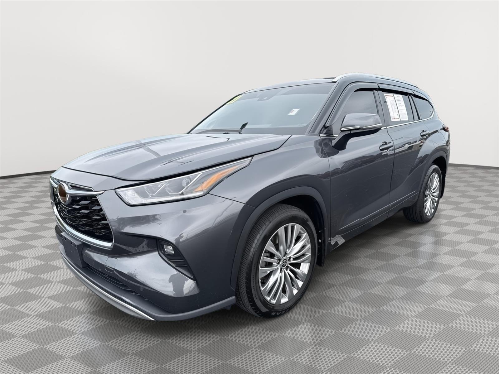 Used 2021 Toyota Highlander Platinum with VIN 5TDFZRBHXMS102674 for sale in Kansas City
