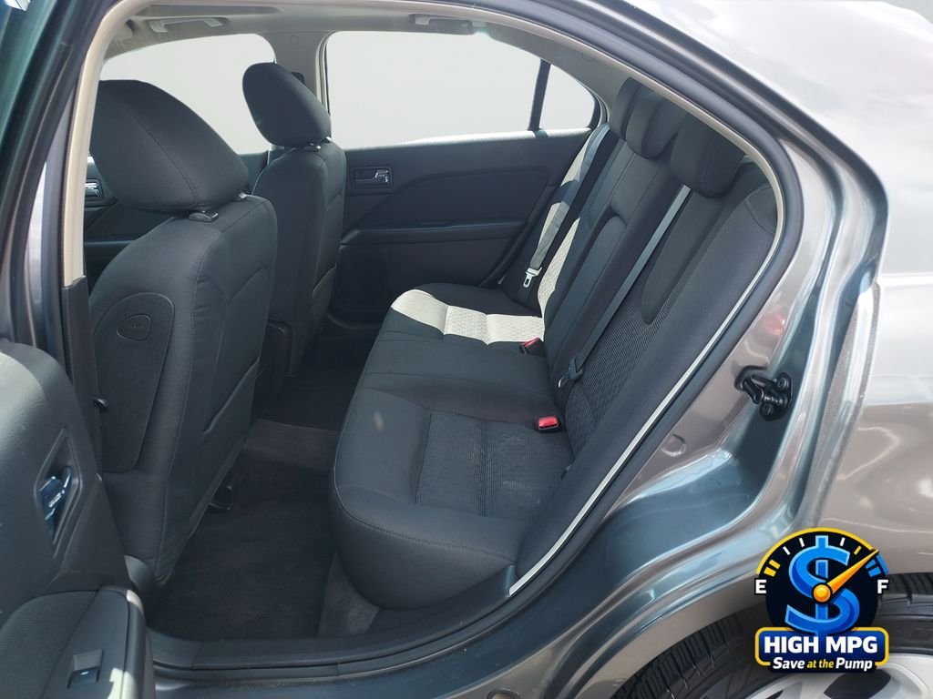 Used 2010 Gray Ford SE image 28