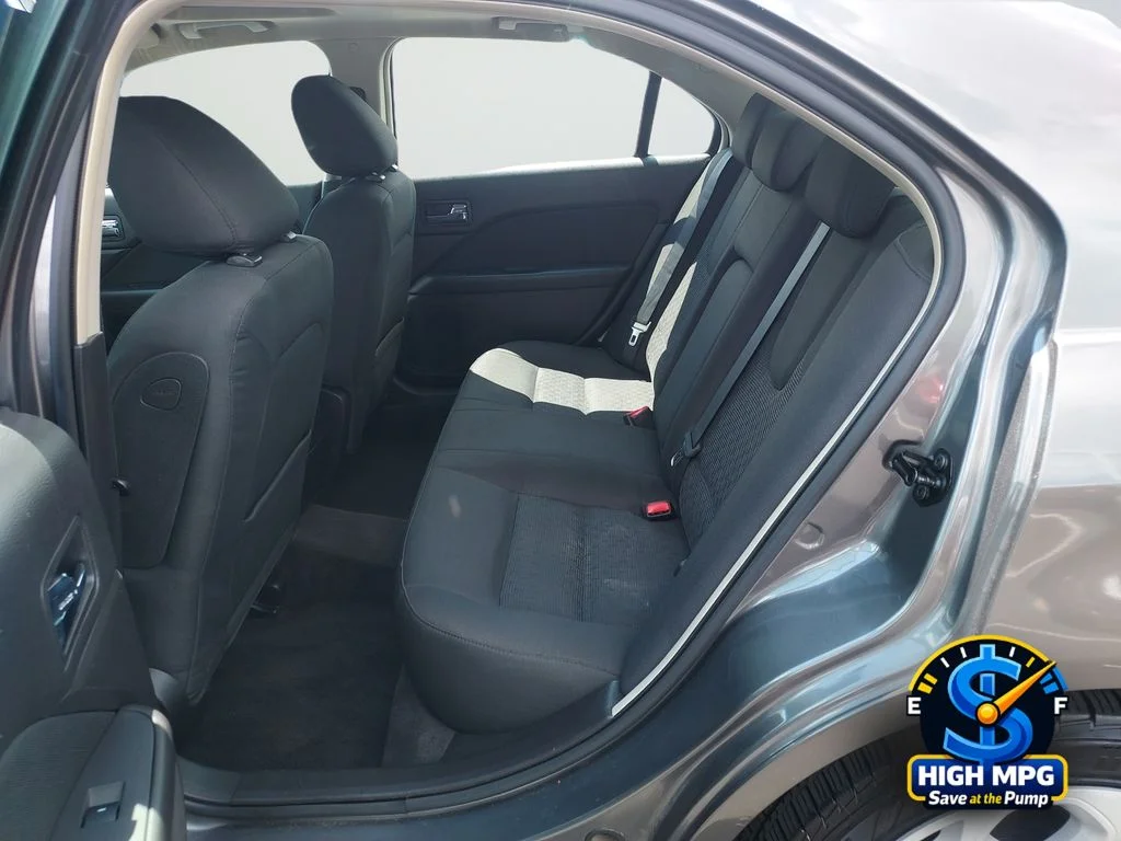Used 2010 Gray Ford SE image 28