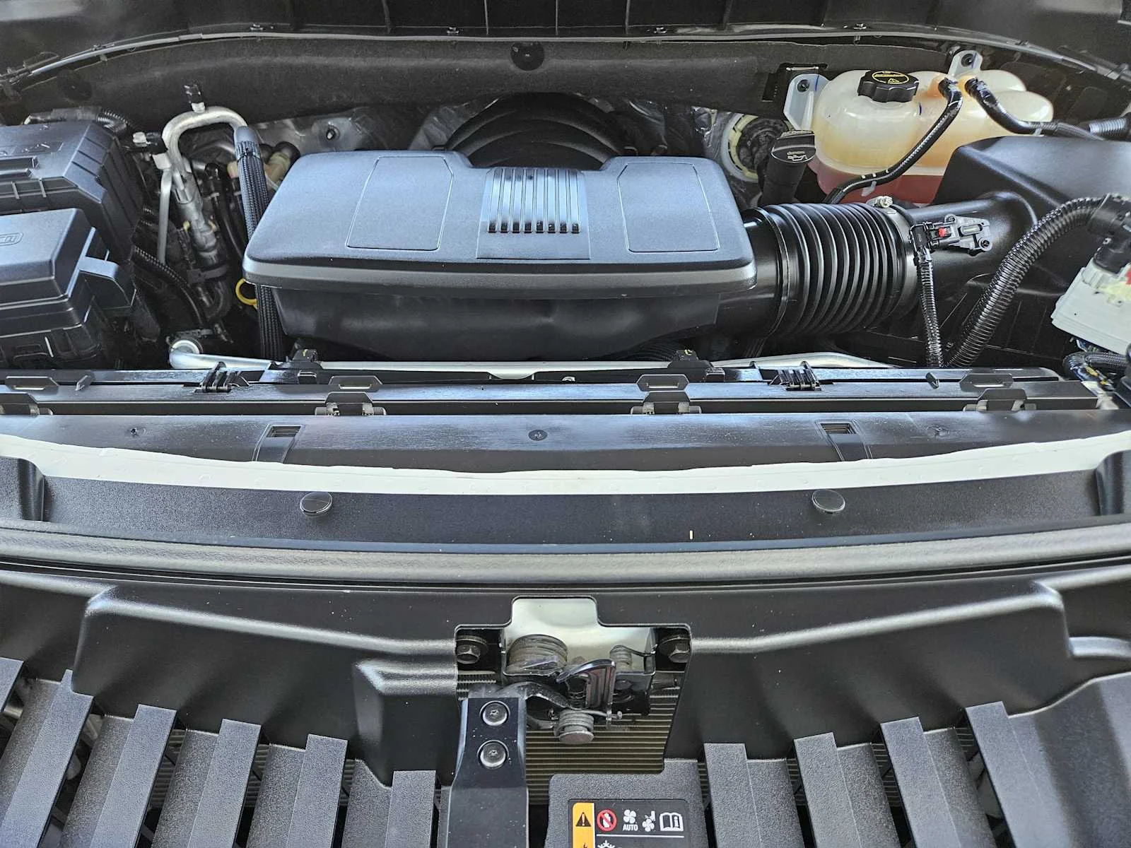 Used 2024 Summit White Chevrolet RST image 23
