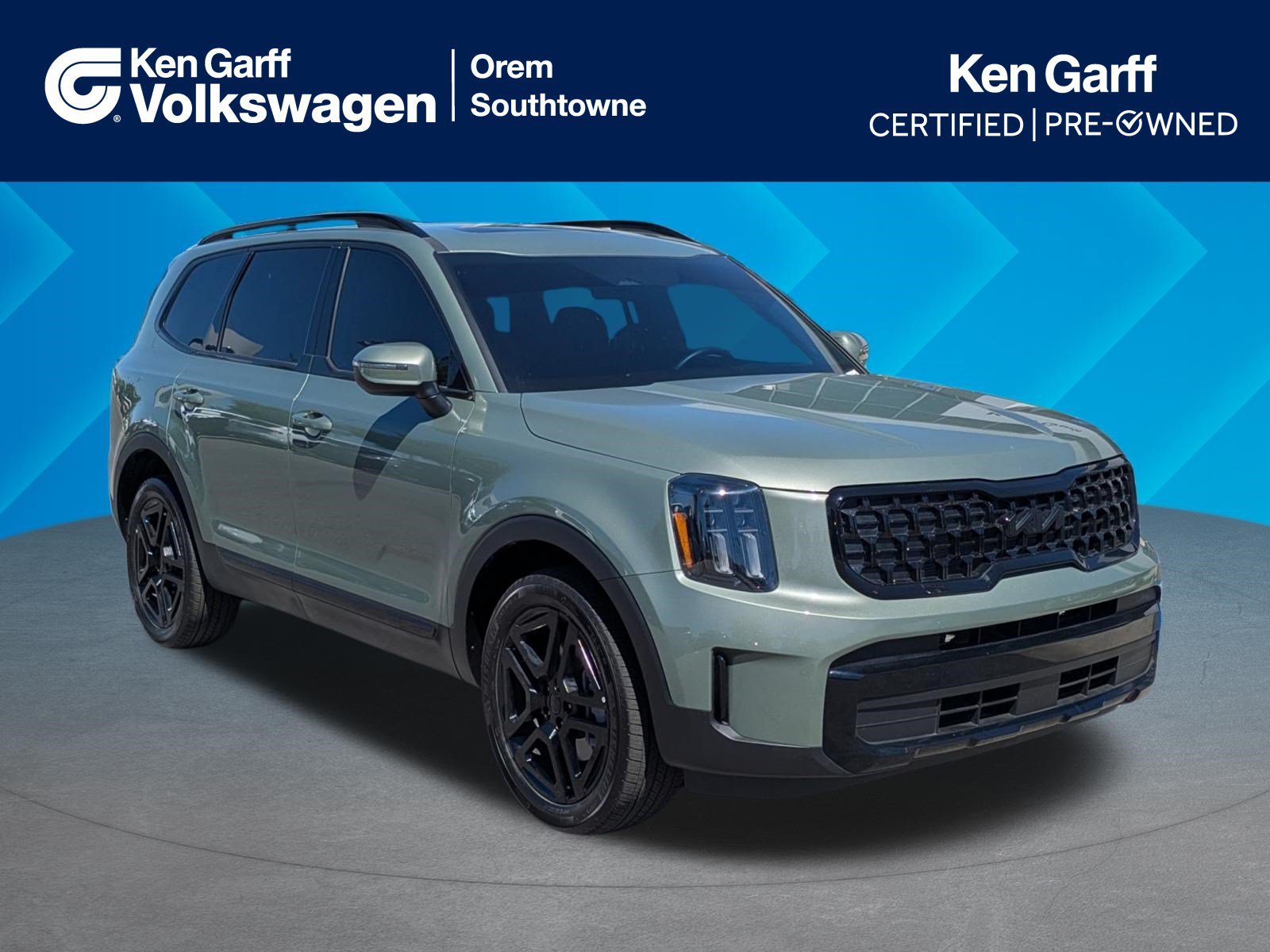 Used 2025 Jungle Green Kia EX X-Line image 1