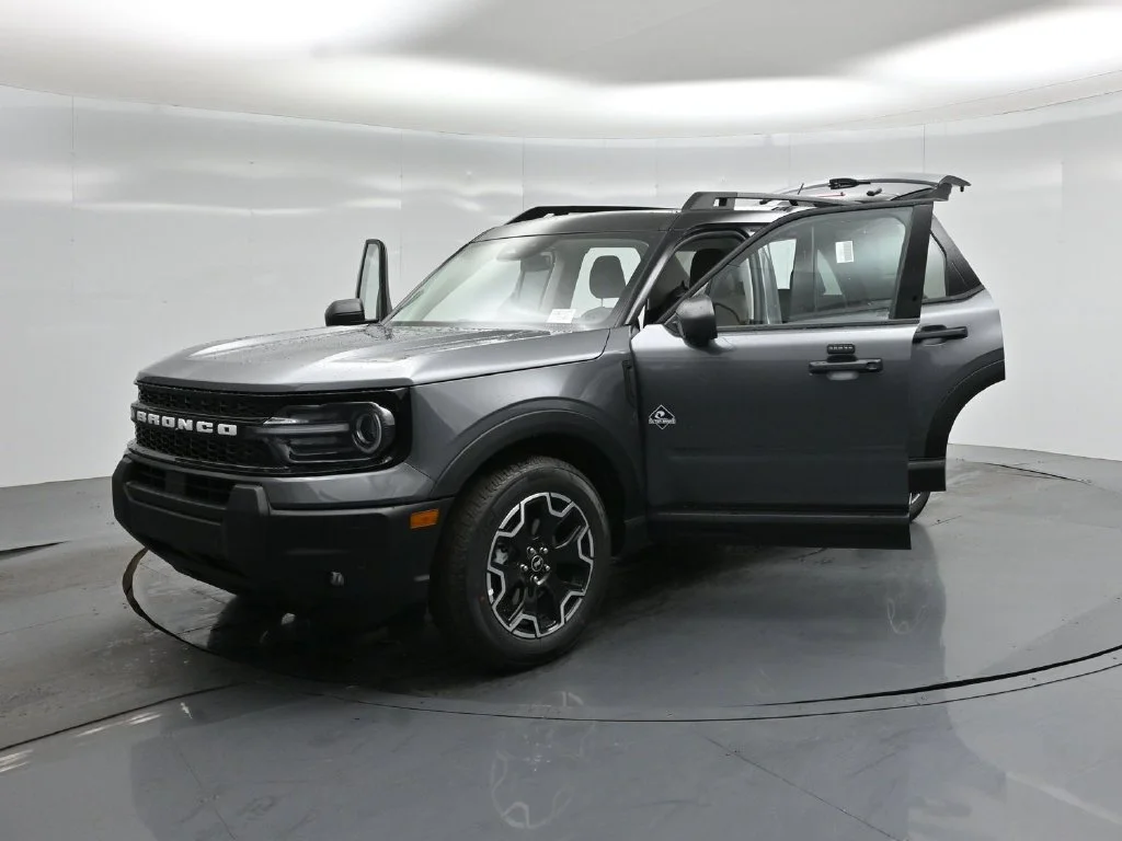 New 2026 Carbonized Gray Metallic Ford Outer Banks image 28