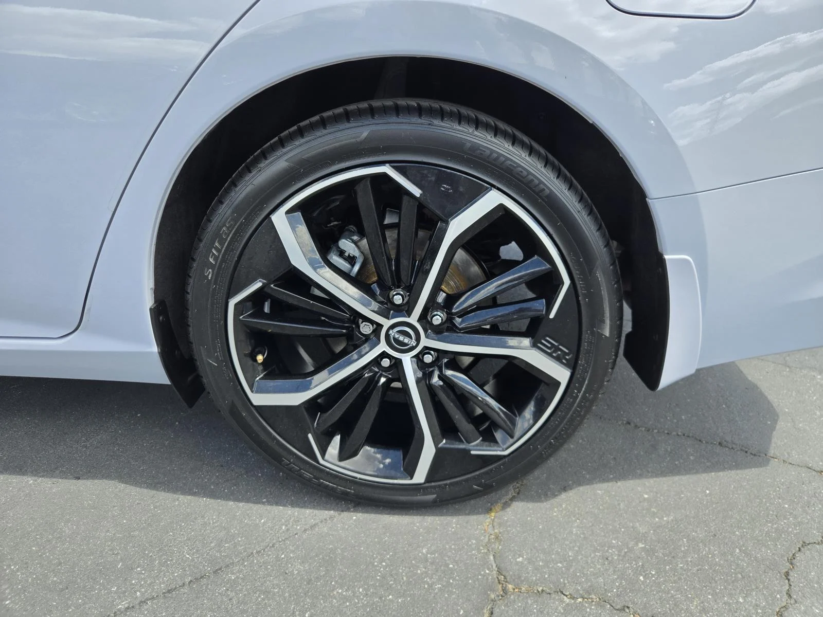 Used 2025 Gray Sky Pearl Nissan SR FWD image 37