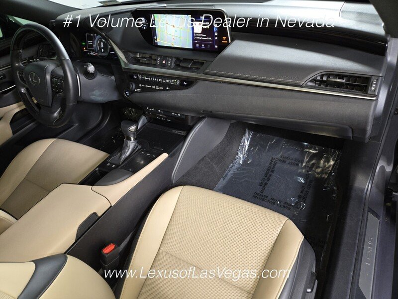 Used 2020 Gray Pearl Lexus 300h image 25