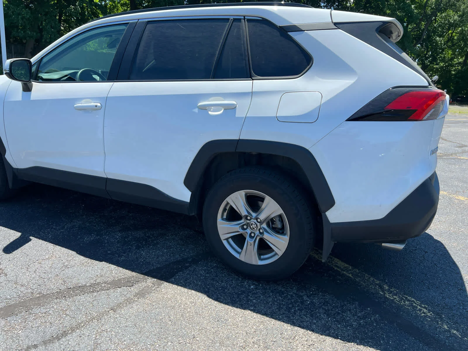 Used 2023 Ice Cap Toyota XLE image 3