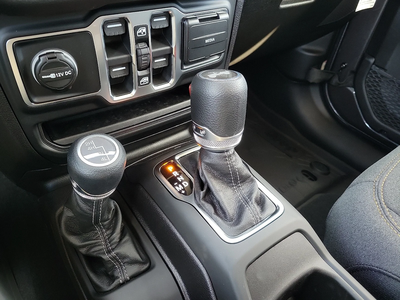 New 2026 PAU Granite Cry Jeep 4-DOOR SPORT image 19
