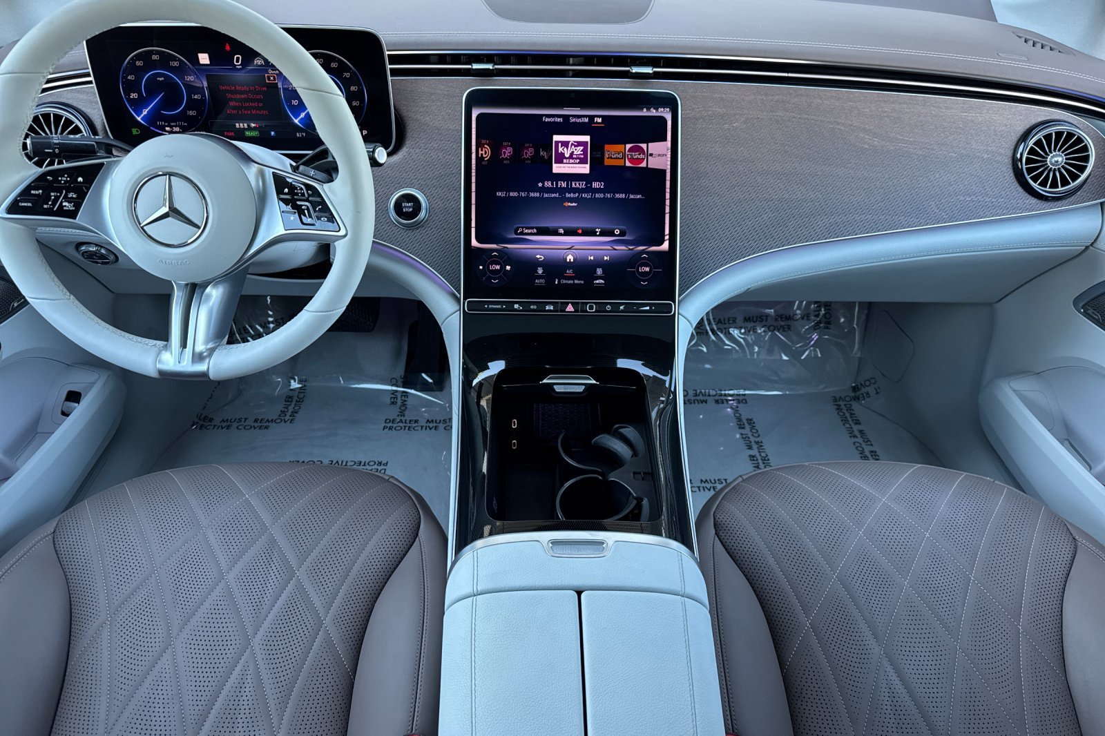 Certified Used 2023 White/off-white Mercedes-Benz 500 Sedan image 3