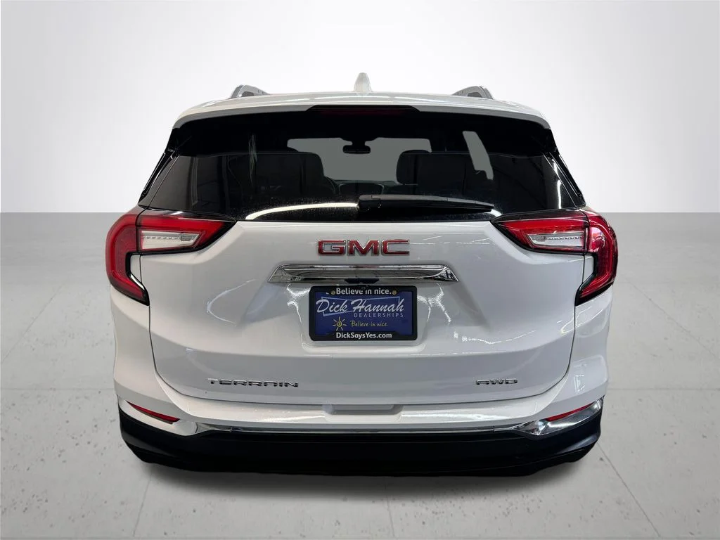 Used 2024 White GMC SLT image 5