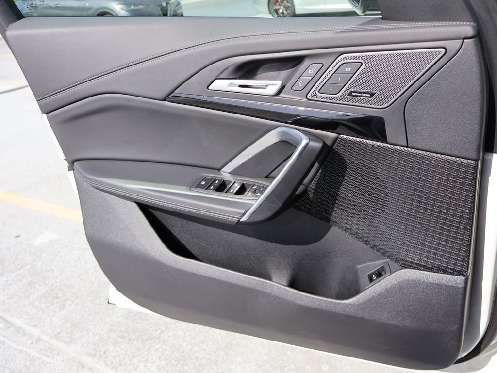 Used 2026 Alpine White BMW M35i image 36