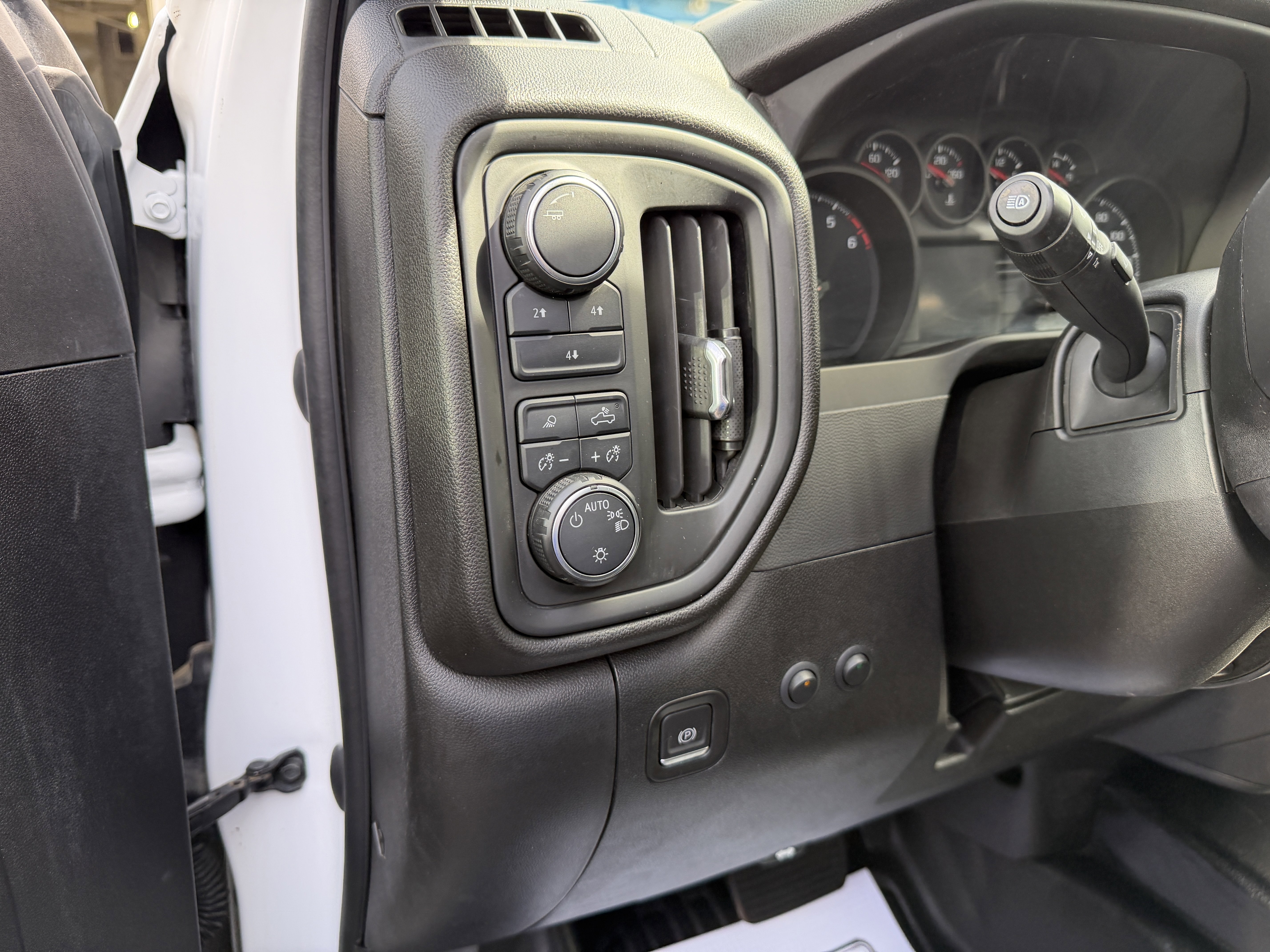 Used 2024 Summit White Chevrolet Work Truck image 16